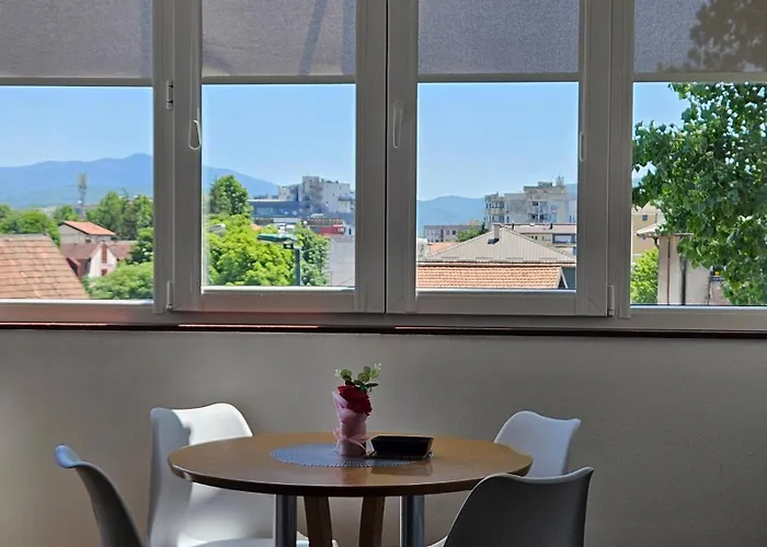 Διαμέρισμα Adi *